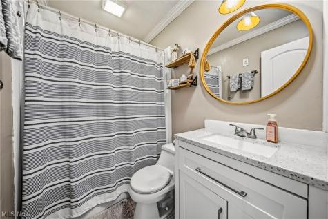 316 E 327th Street Willowick OH 44095