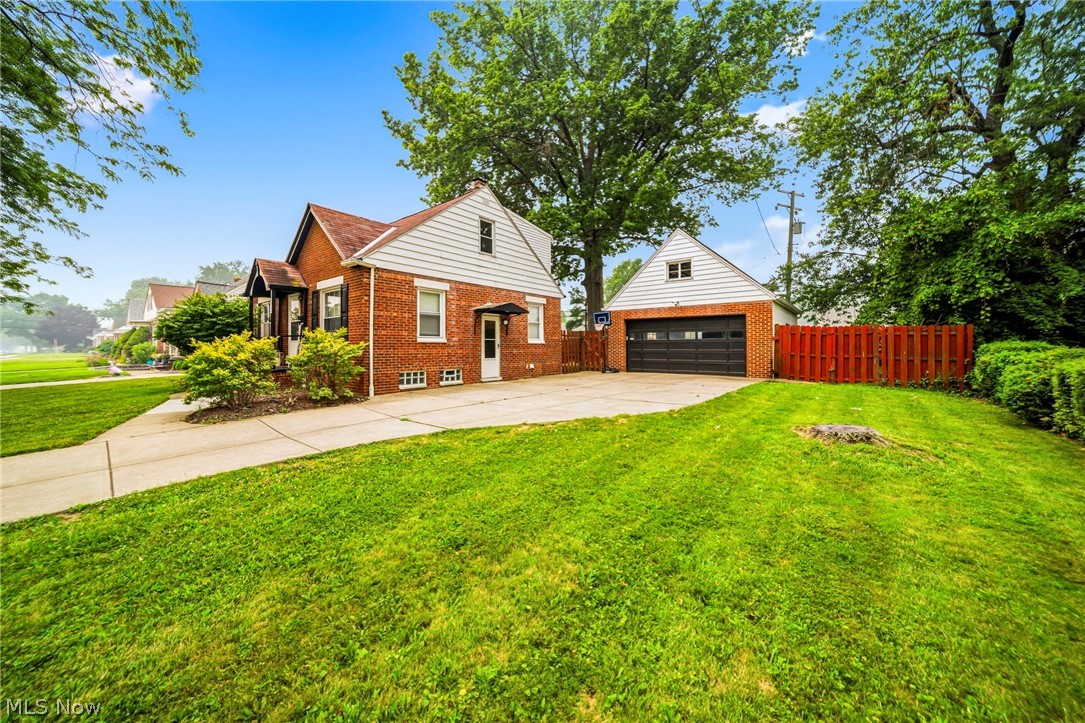 316 E 327th Street Willowick OH 44095
