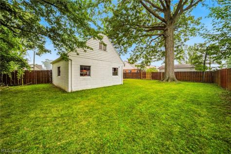 316 E 327th Street Willowick OH 44095
