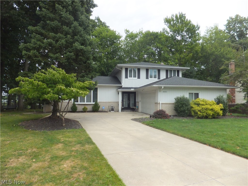 3041 Belmont Drive Brooklyn Heights OH 44131