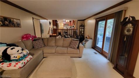 3041 Belmont Drive Brooklyn Heights OH 44131