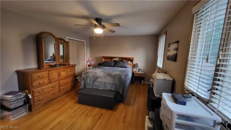 3041 Belmont Drive Brooklyn Heights OH 44131