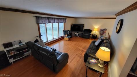 3041 Belmont Drive Brooklyn Heights OH 44131