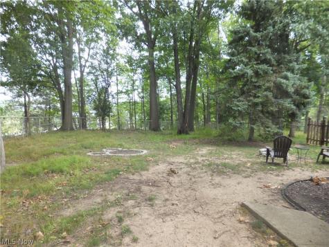 3041 Belmont Drive Brooklyn Heights OH 44131
