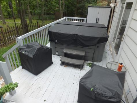 3041 Belmont Drive Brooklyn Heights OH 44131