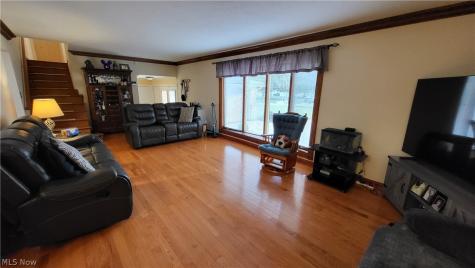 3041 Belmont Drive Brooklyn Heights OH 44131