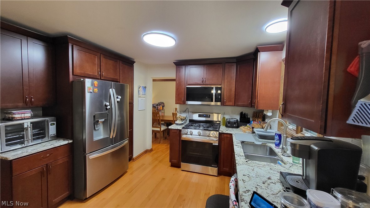 3041 Belmont Drive Brooklyn Heights OH 44131