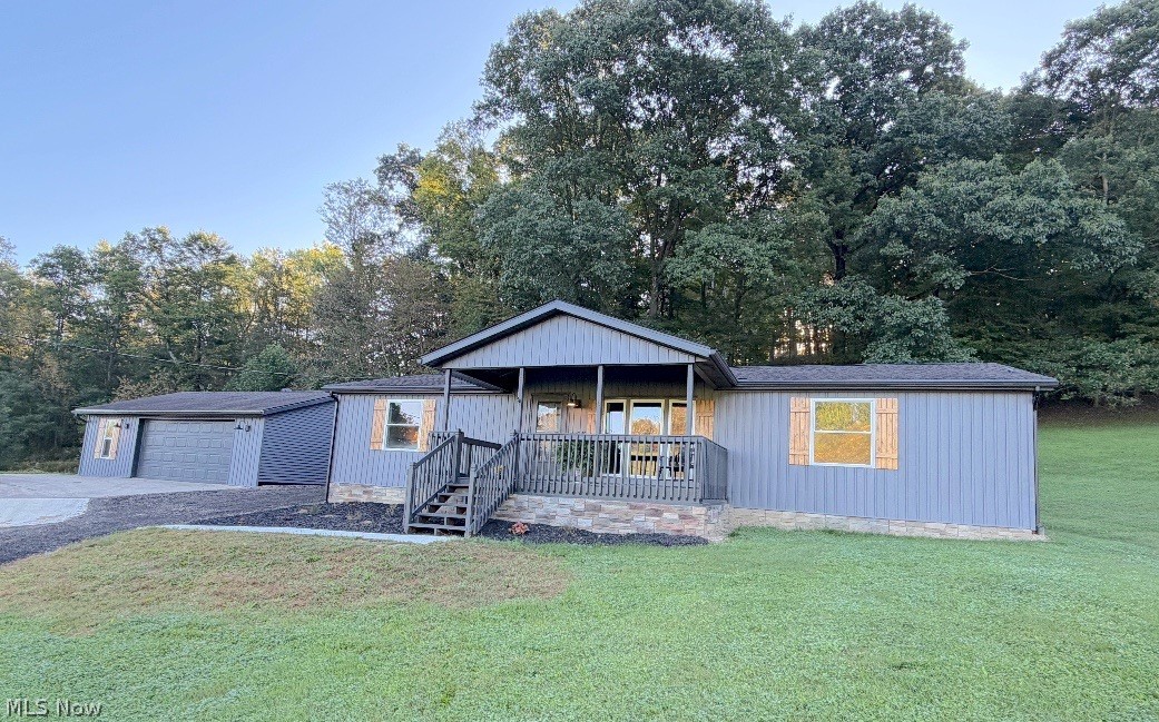 131 Baltzley Valley Road NE New Philadelphia OH 44663