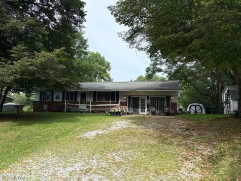 1207 Chaparrel Road SW Hartville OH 44632
