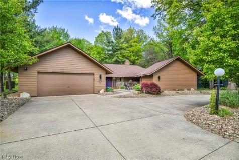 21903 Meadows Edge Lane Strongsville OH 44149