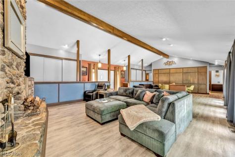 21903 Meadows Edge Lane Strongsville OH 44149