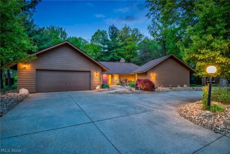 21903 Meadows Edge Lane Strongsville OH 44149