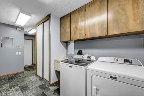 21903 Meadows Edge Lane Strongsville OH 44149