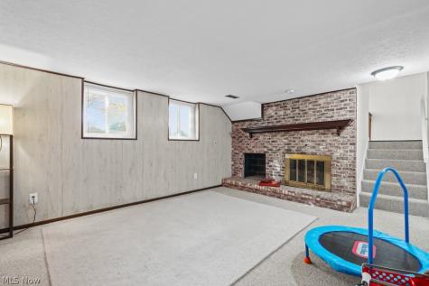 5523 Meadow Wood Boulevard Lyndhurst OH 44124