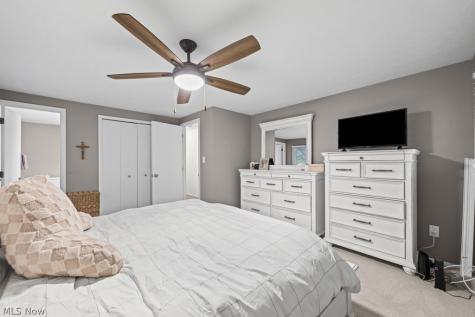 5523 Meadow Wood Boulevard Lyndhurst OH 44124