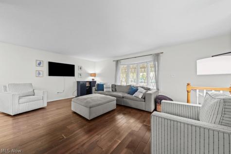 5523 Meadow Wood Boulevard Lyndhurst OH 44124