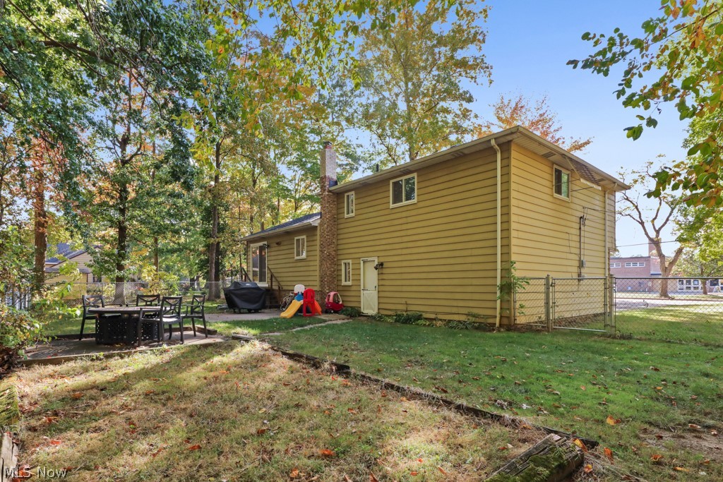 5523 Meadow Wood Boulevard Lyndhurst OH 44124