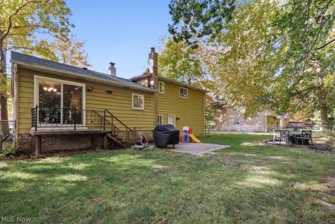 5523 Meadow Wood Boulevard Lyndhurst OH 44124