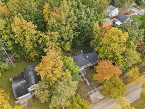 5523 Meadow Wood Boulevard Lyndhurst OH 44124