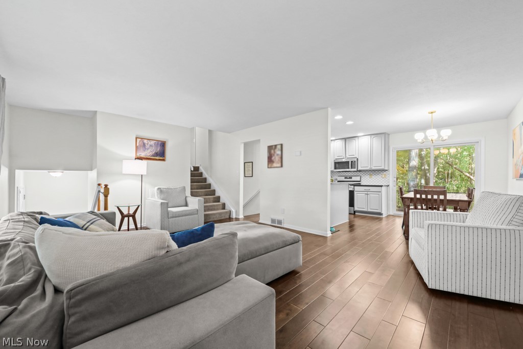 5523 Meadow Wood Boulevard Lyndhurst OH 44124