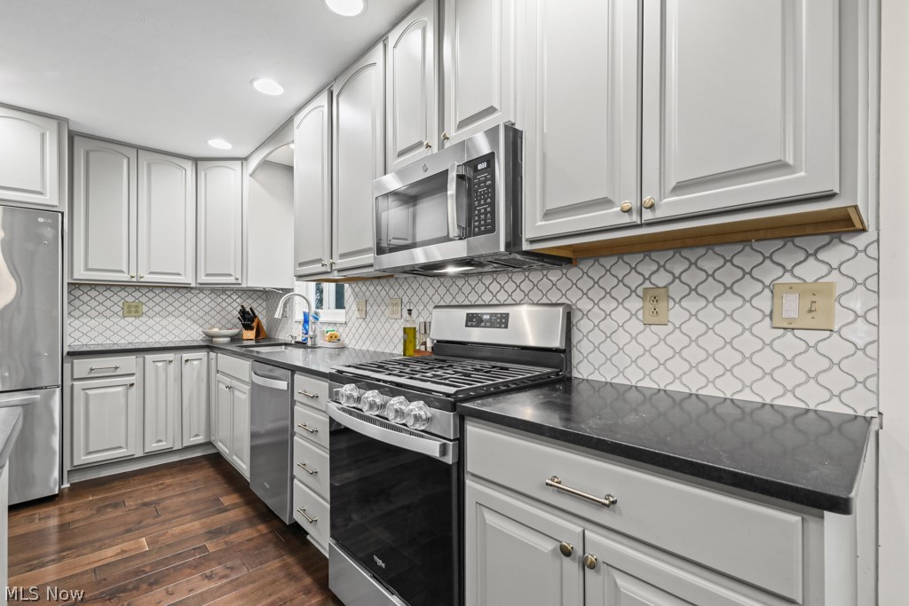 5523 Meadow Wood Boulevard Lyndhurst OH 44124