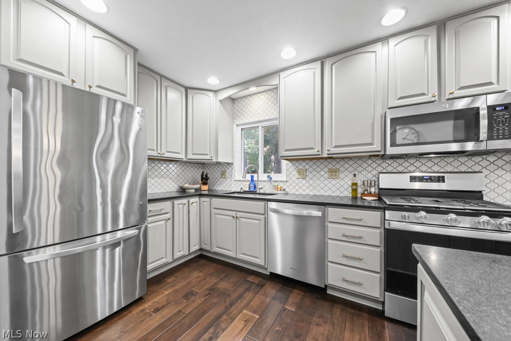 5523 Meadow Wood Boulevard Lyndhurst OH 44124