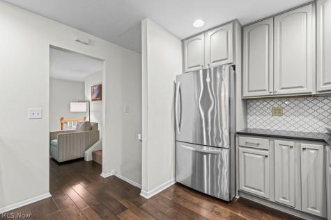 5523 Meadow Wood Boulevard Lyndhurst OH 44124