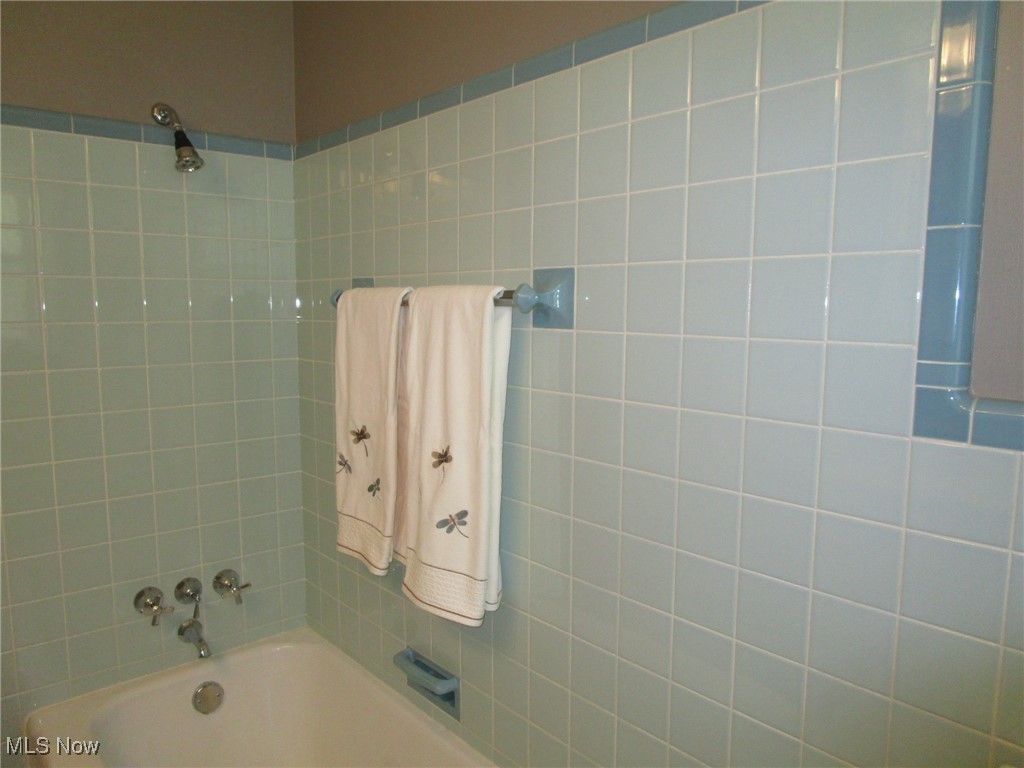 715 Holden Drive Ashtabula OH 44004