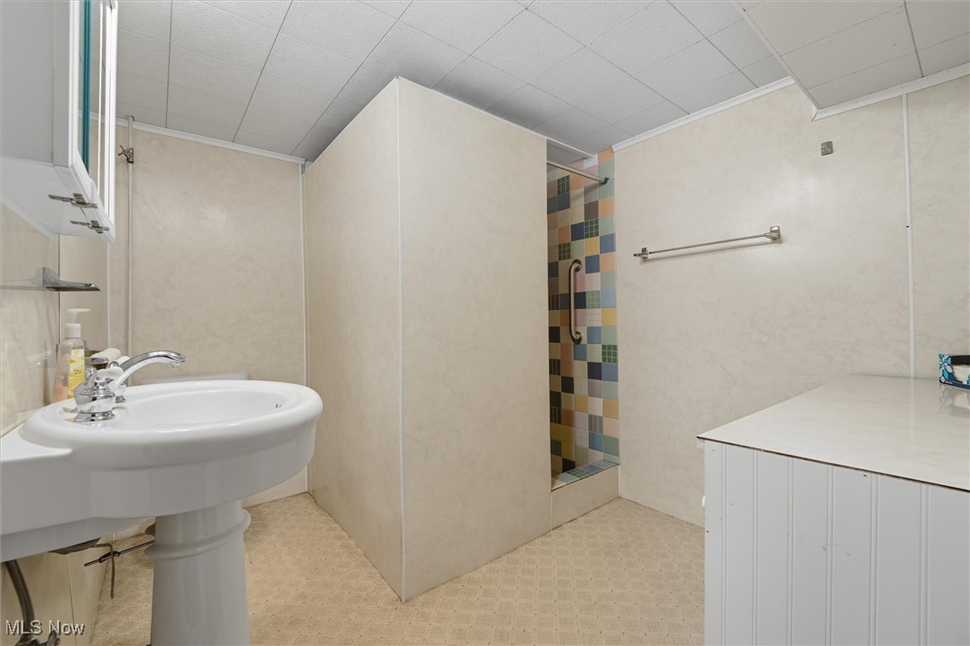 715 Holden Drive Ashtabula OH 44004
