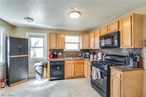 934 Packard Drive Akron OH 44320