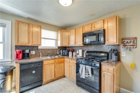 934 Packard Drive Akron OH 44320