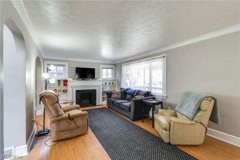 934 Packard Drive Akron OH 44320