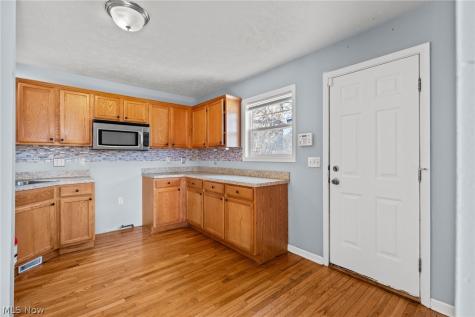 2221 E 71st Street Cleveland OH 44103
