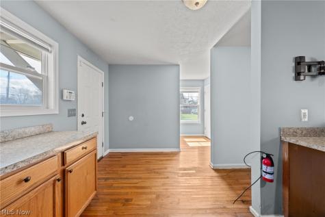 2221 E 71st Street Cleveland OH 44103