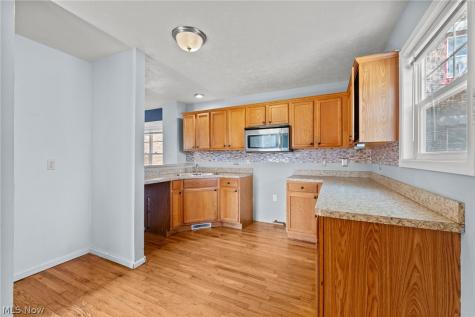 2221 E 71st Street Cleveland OH 44103