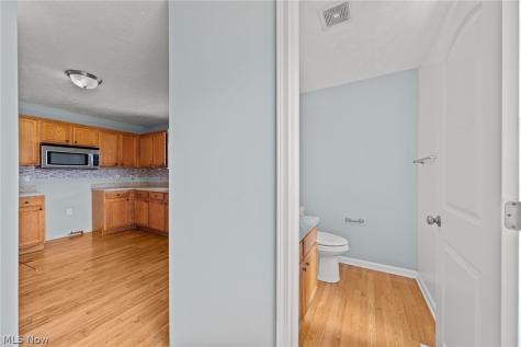 2221 E 71st Street Cleveland OH 44103