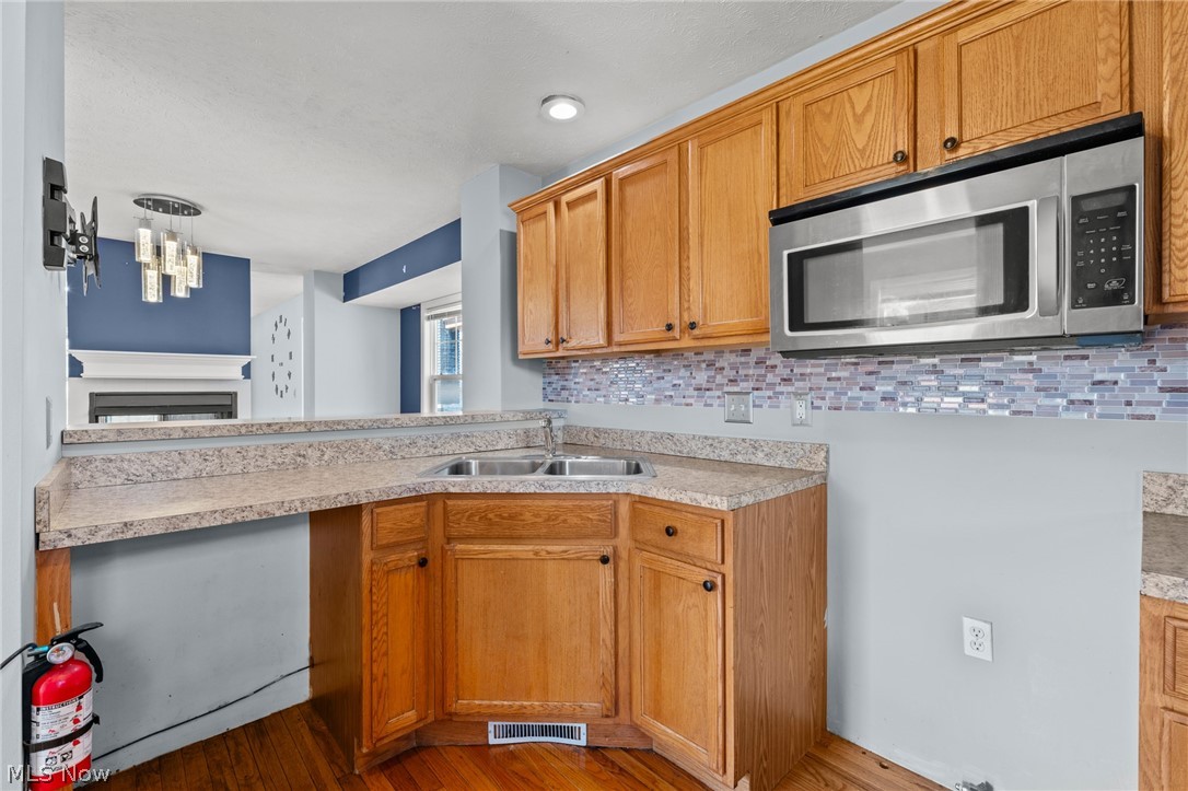 2221 E 71st Street Cleveland OH 44103