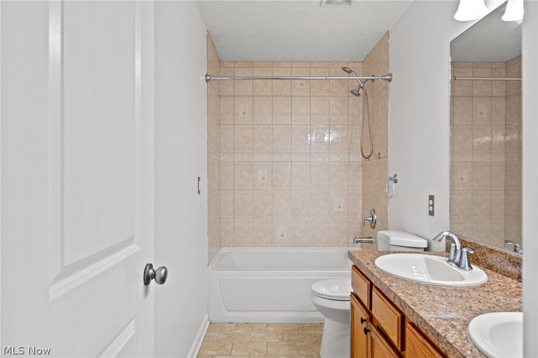 2221 E 71st Street Cleveland OH 44103