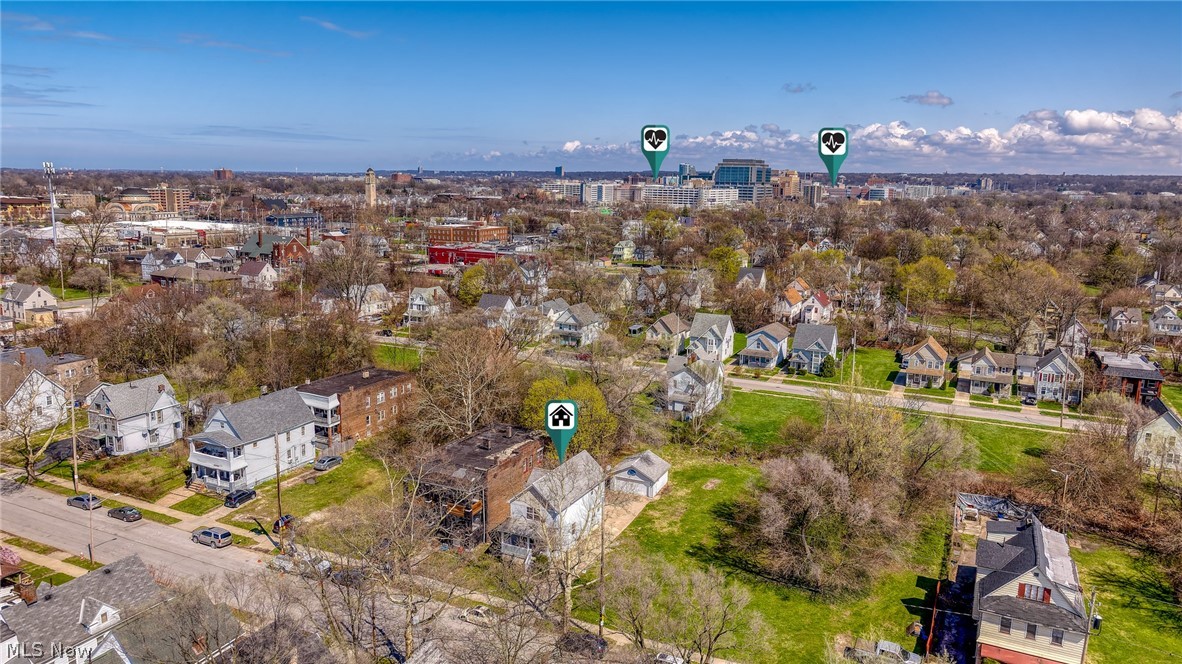 2221 E 71st Street Cleveland OH 44103