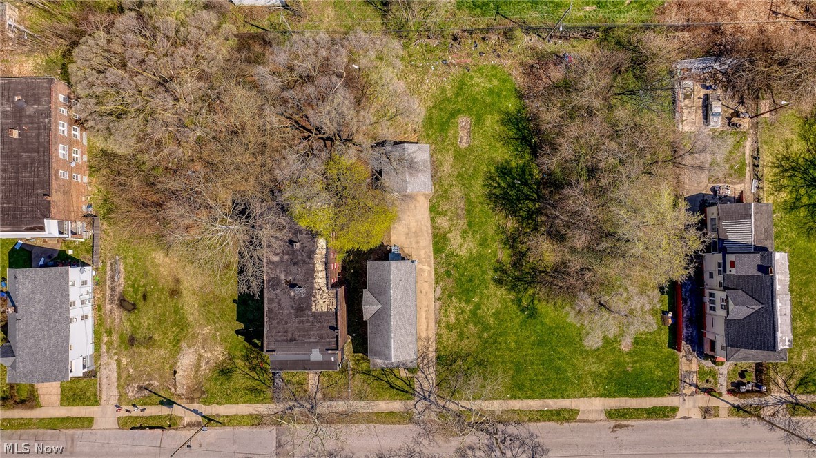 2221 E 71st Street Cleveland OH 44103