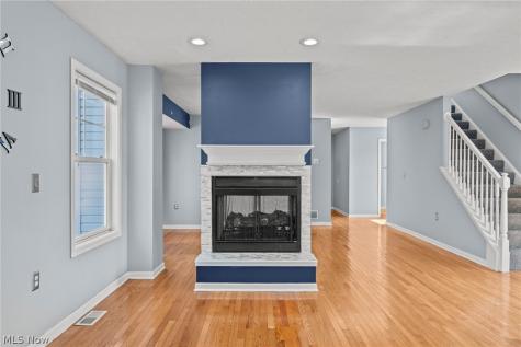 2221 E 71st Street Cleveland OH 44103