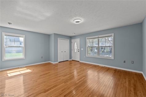 2221 E 71st Street Cleveland OH 44103