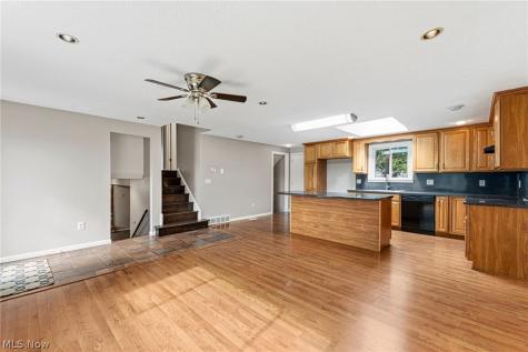 4221 Princess Anne Court Lorain OH 44052