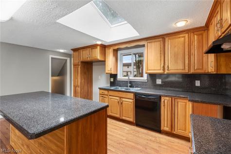 4221 Princess Anne Court Lorain OH 44052