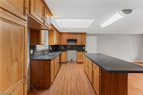 4221 Princess Anne Court Lorain OH 44052
