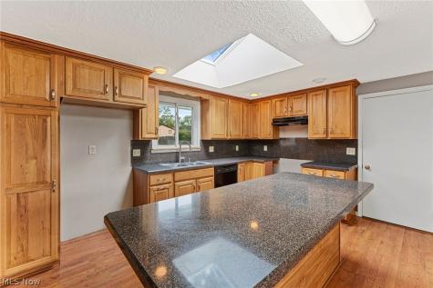 4221 Princess Anne Court Lorain OH 44052