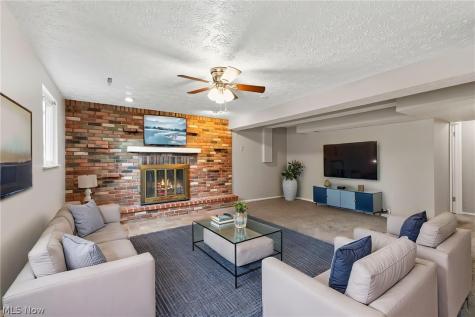 4221 Princess Anne Court Lorain OH 44052