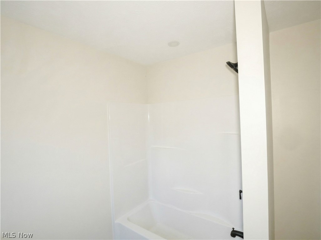 16243 Roselawn Drive Burton OH 44021