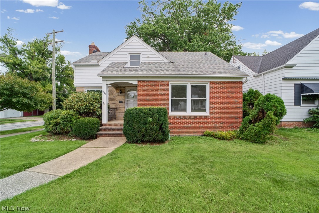 1293 Avondale Road South Euclid OH 44121