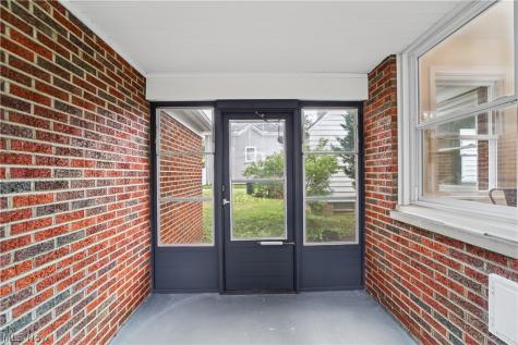 1293 Avondale Road South Euclid OH 44121